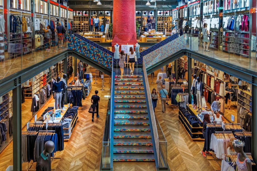 the-best-discount-shopping-outlets-in-paris-erasmus-place