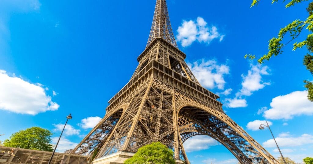 spot tour eiffel